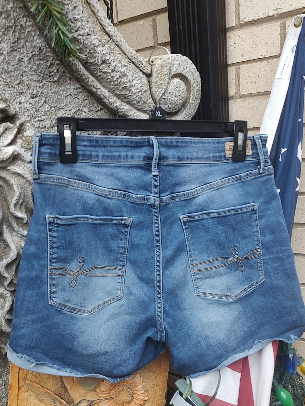 Levi's BlueJean shorts - Picture 7 of 11